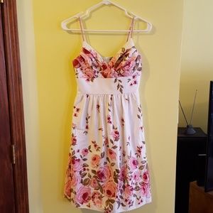 A gorgeous floral dress,  size 5